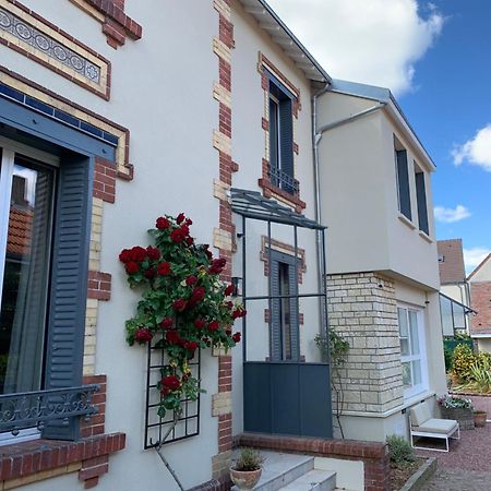 Ferienwohnung Le Carre Courtois Luisant Exterior foto